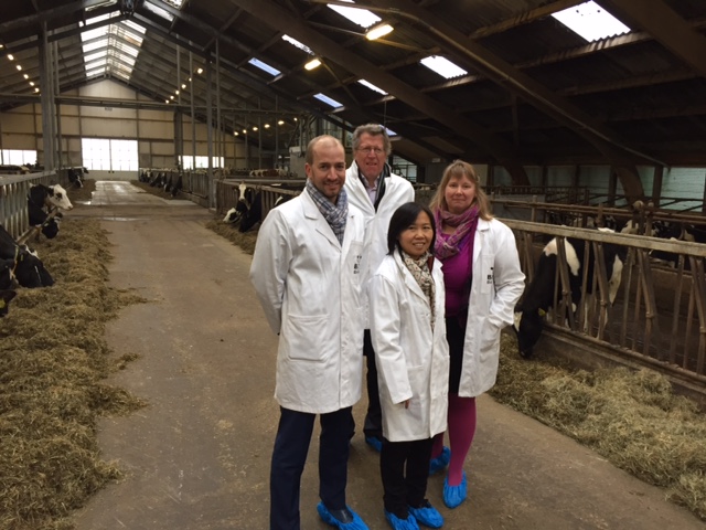 Chinese lecturer visits Bles Dairies Farm